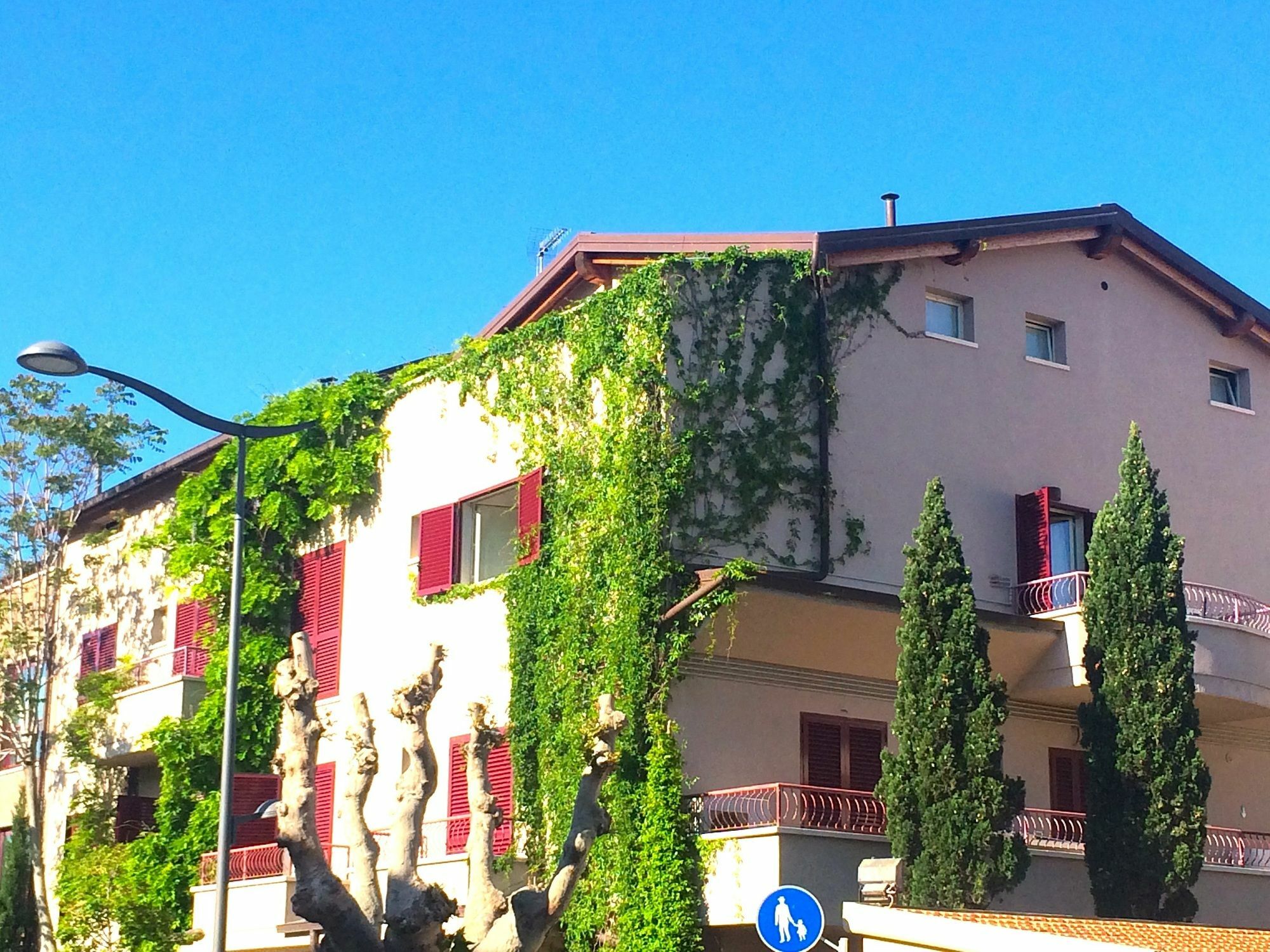 Corso Emanuele Apartments Сан Винченцо Екстериор снимка